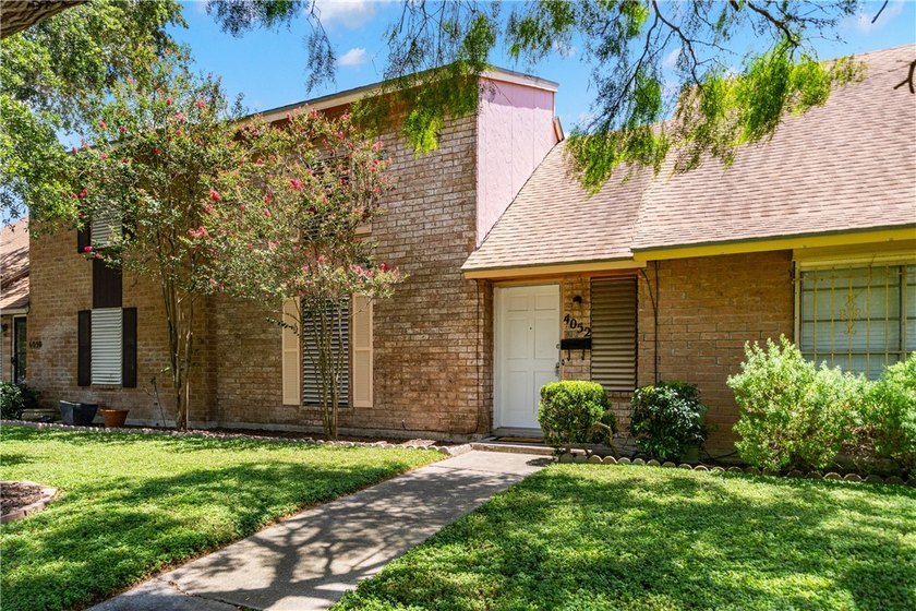 Welcome to this beautifully updated 3-bedroom, 2-bath home - photo 3