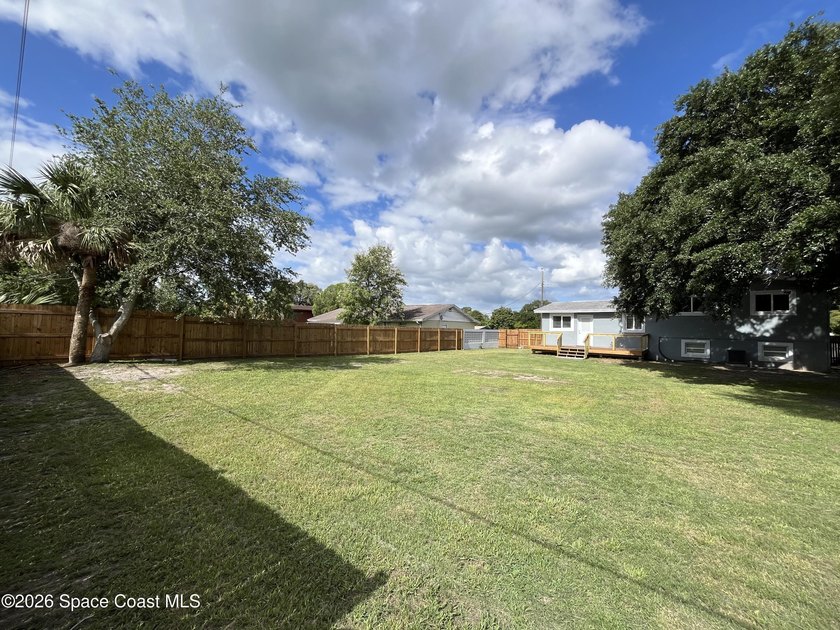 TRI LEVEL HOME on .26 of an acre! 3 Bedroom 2 bath with Living - photo 5