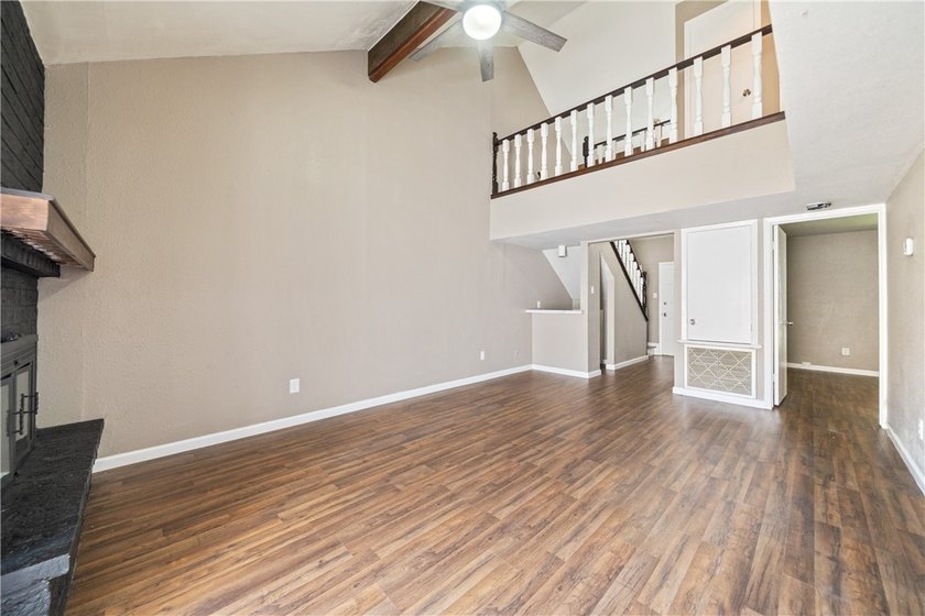 Welcome to this beautifully updated 3-bedroom, 2-bath home - photo 8