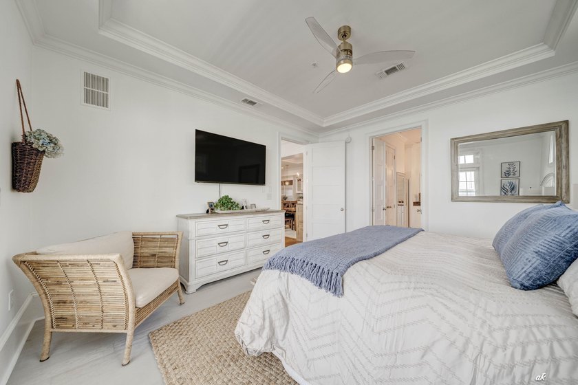 This extraordinary waterfront end unit condo, nestled in the - photo 20