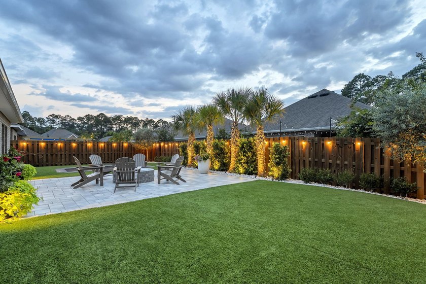 Beautifully maintained home with exceptional outdoor living! The - photo 13