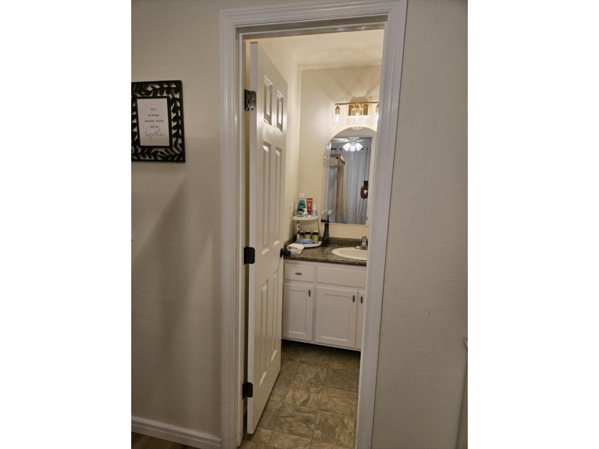 Beautifully decorated 3 bedroom/2 Bath Home. Newly painted in - photo 22