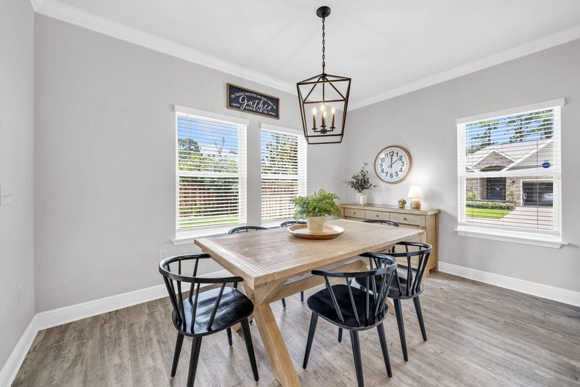 Beautifully maintained home with exceptional outdoor living! The - photo 25