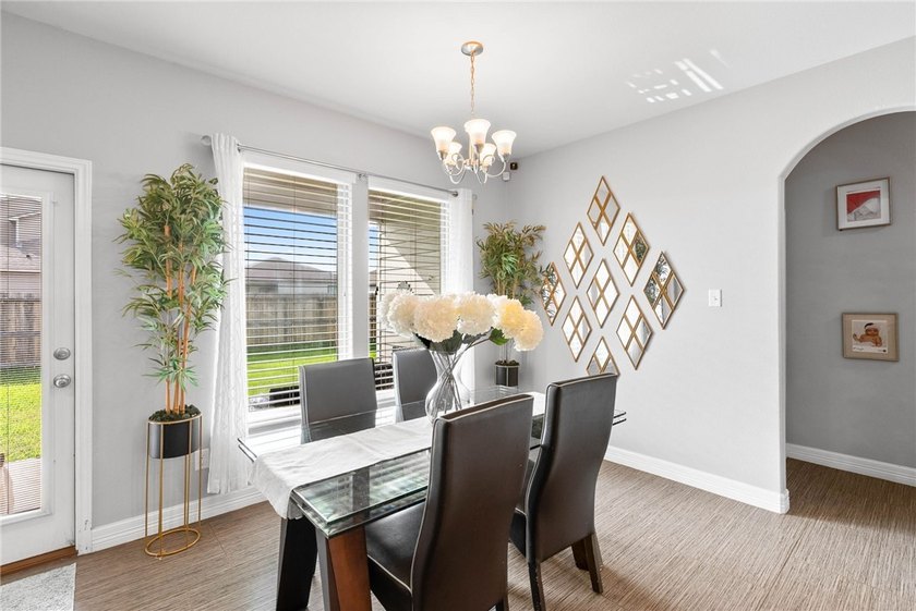 **STUNNING SOUTHSIDE HOME | 24 PAID-IN-FULL SOLAR PANELS | - photo 9