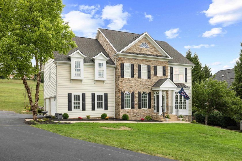 Welcome HOME to 326 Claremont Avenue - This Crossroads Farm - photo 4
