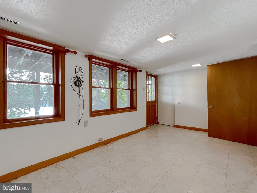 Enjoy waterfront living with this cottage style home offering - photo 22