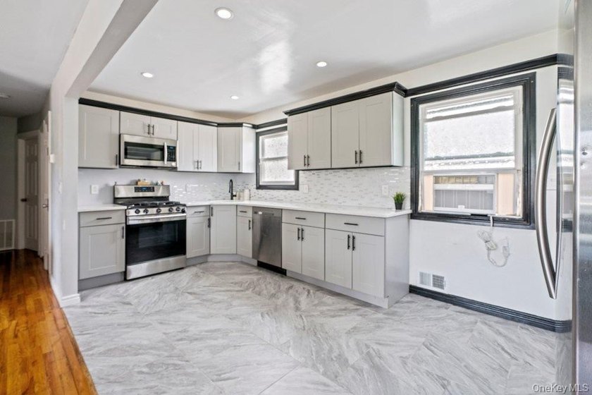 Welcome to this beautiful 3 bedroom home in Lindenhurst. Updated - photo 4
