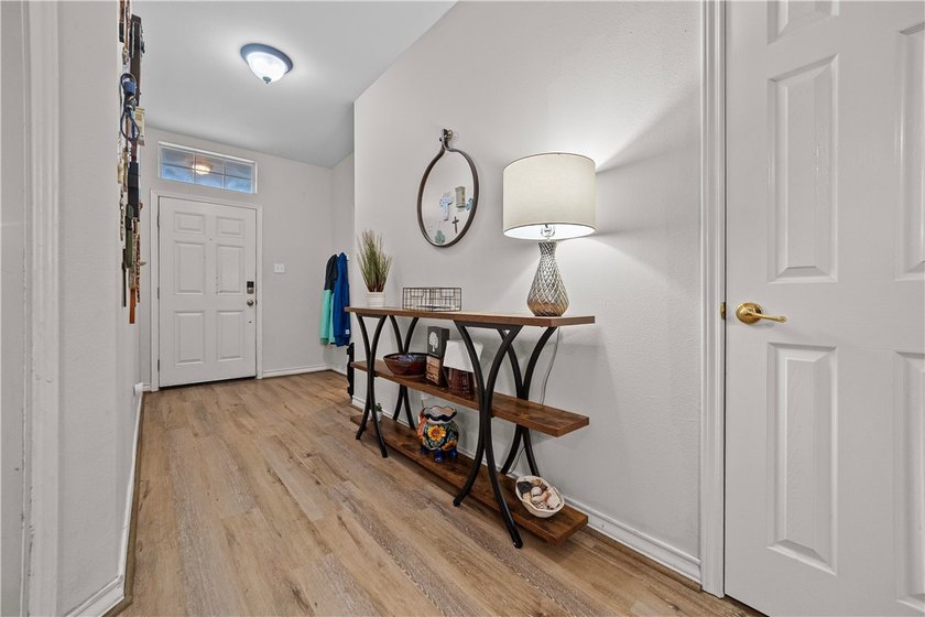 Welcome to 336 Lema Drive in the desirable Northshore - photo 4