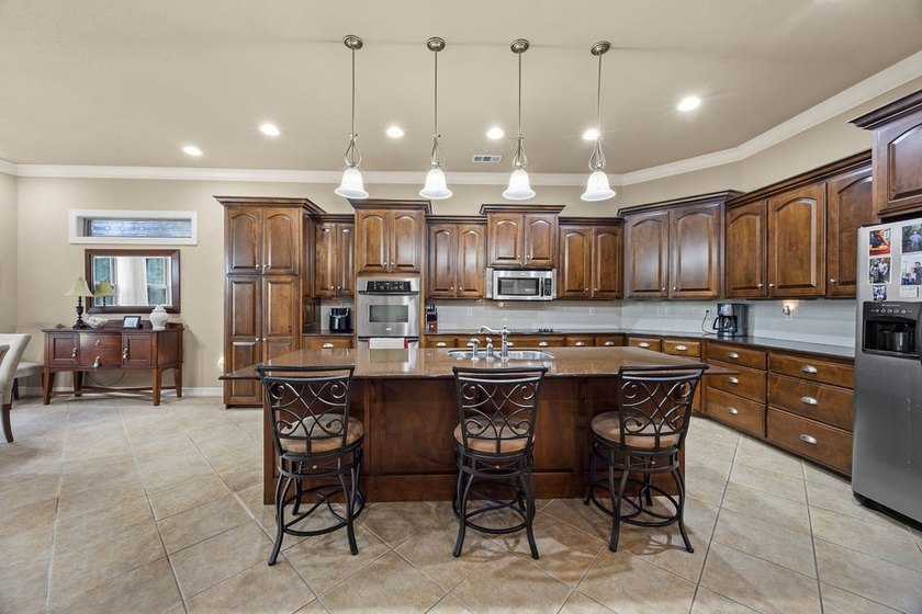 Amazing , like no other, one owner custom home within a wooded - photo 12