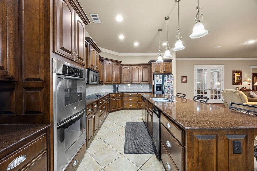 Amazing , like no other, one owner custom home within a wooded - photo 13