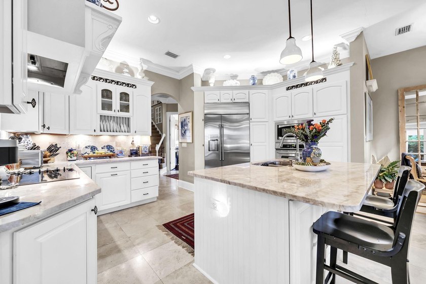Welcome to an exceptional lakefront residence in the prestigious - photo 27