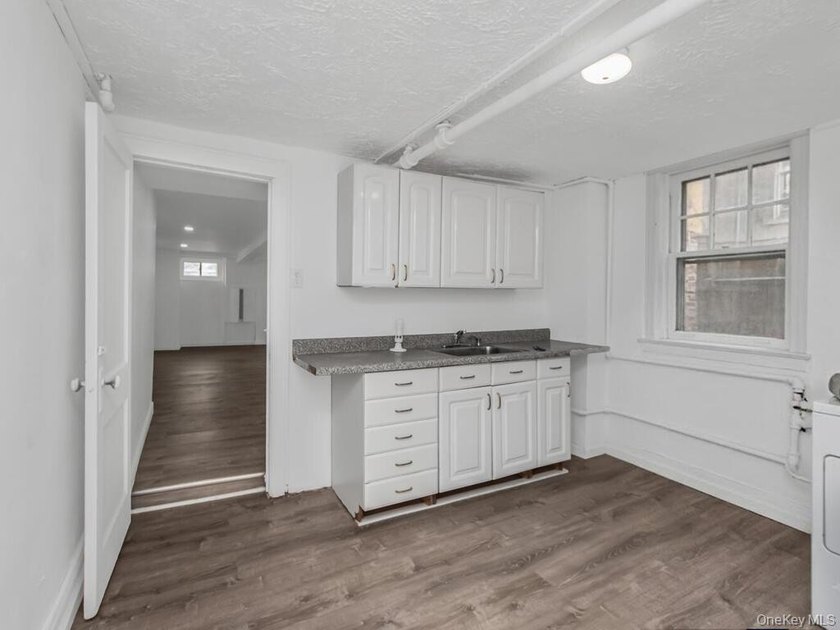 Welcome to 1062 Calhoun Ave. Phenomenal Opportunity to own this - photo 30