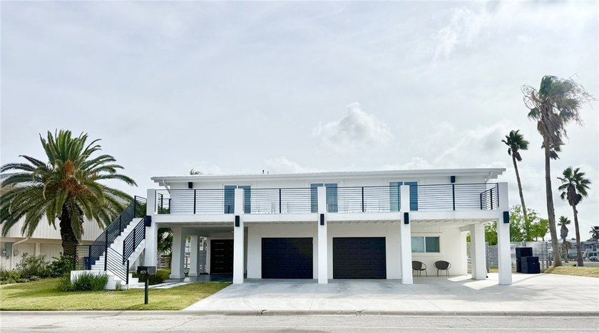 Don't miss this classy contemporary coastal charm on Key Allegro - photo 2