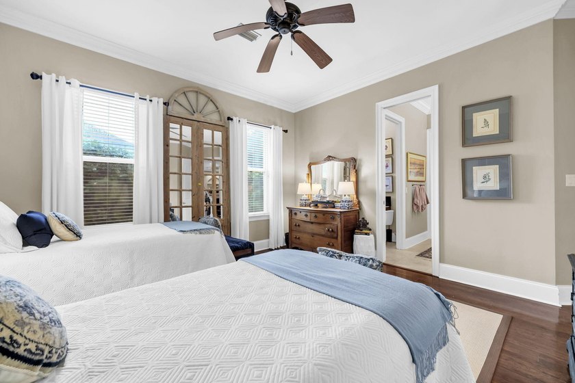 Welcome to an exceptional lakefront residence in the prestigious - photo 42