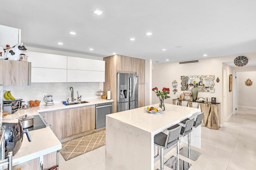 2bedroom, 2bathroom condo offers the kind of everyday living - photo 20