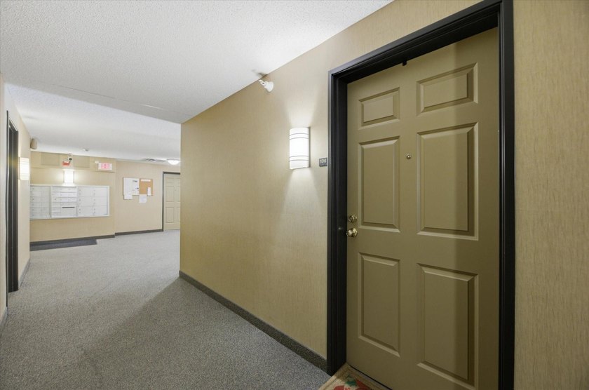 Affordable, modern condo with a bright south-facing exposure - photo 22