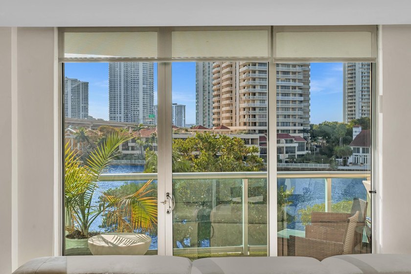 2bedroom, 2bathroom condo offers the kind of everyday living - photo 30