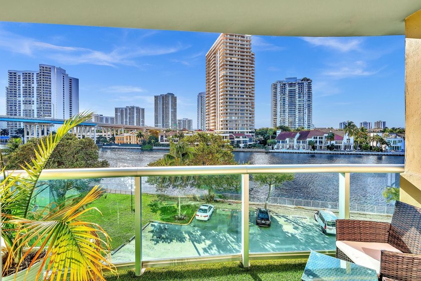 2bedroom, 2bathroom condo offers the kind of everyday living - photo 31