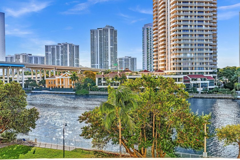 2bedroom, 2bathroom condo offers the kind of everyday living - photo 33