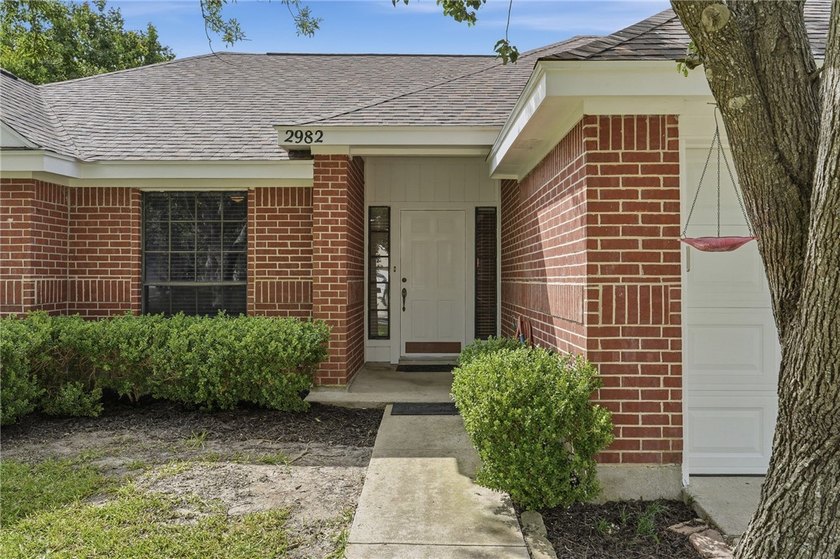 Spacious 4-Bedroom Home- Prime Location. Ideally situated just - photo 3