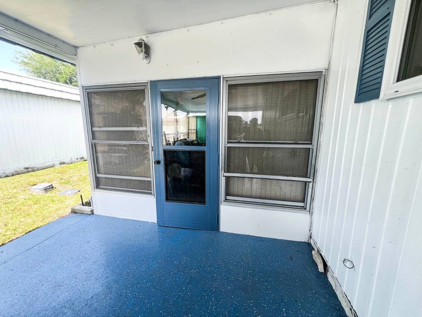 Welcome to this beautifully maintained home in the premier - photo 4