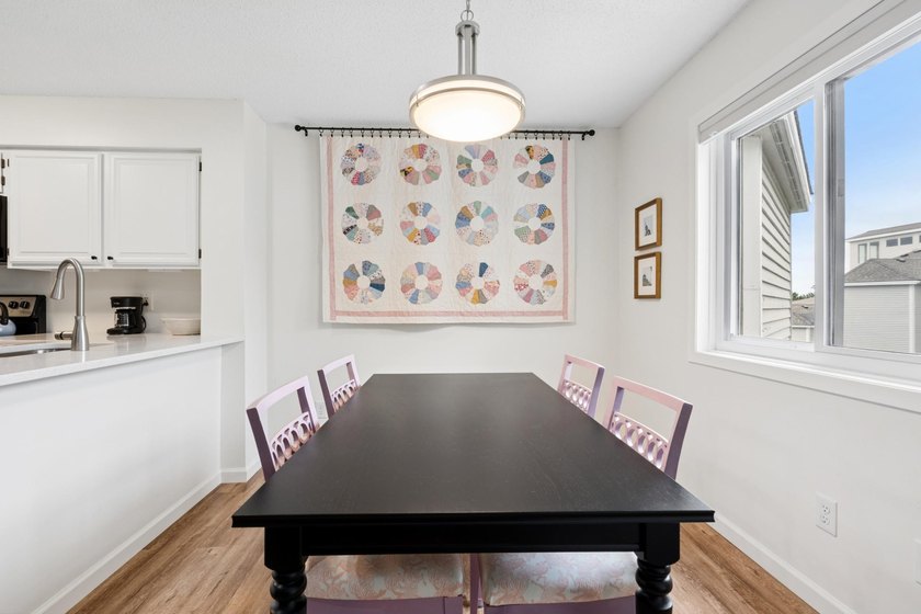 This is the one! Thoughtfully updated and beautifully maintained - photo 15