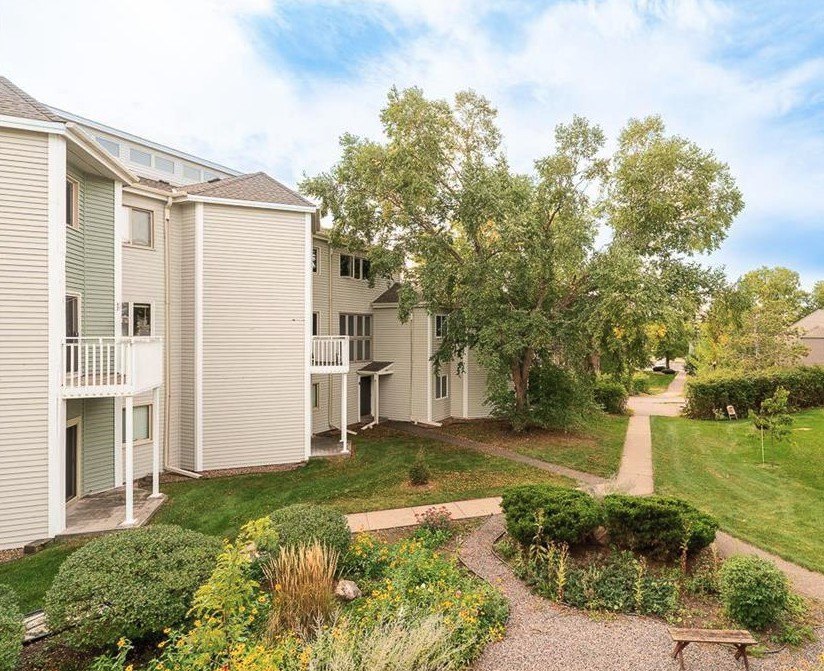 This is the one! Thoughtfully updated and beautifully maintained - photo 30