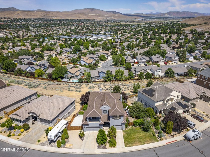 Experience breathtaking views, exceptional space, and refined - photo 42