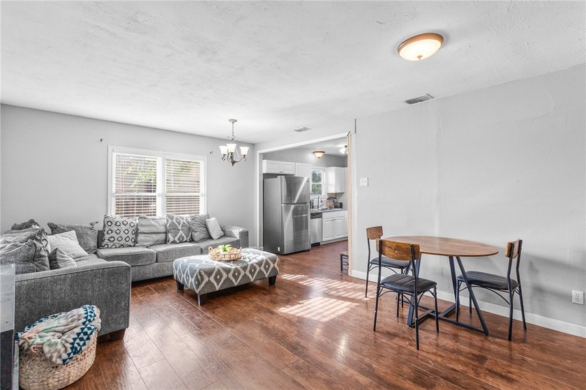 Timeless Charm Meets Modern Comfort in Alameda Estates Welcome - photo 6