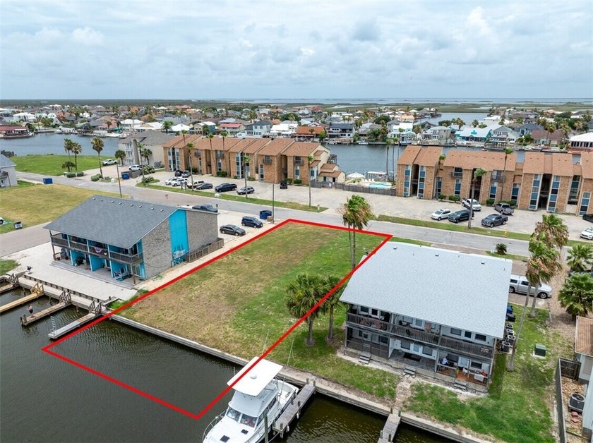 Discover an exceptional waterfront opportunity on North Padre - photo 2