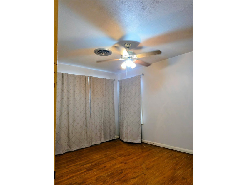 Opportunity awaits at **4533 Townsend St.** This 3-bedroom - photo 2