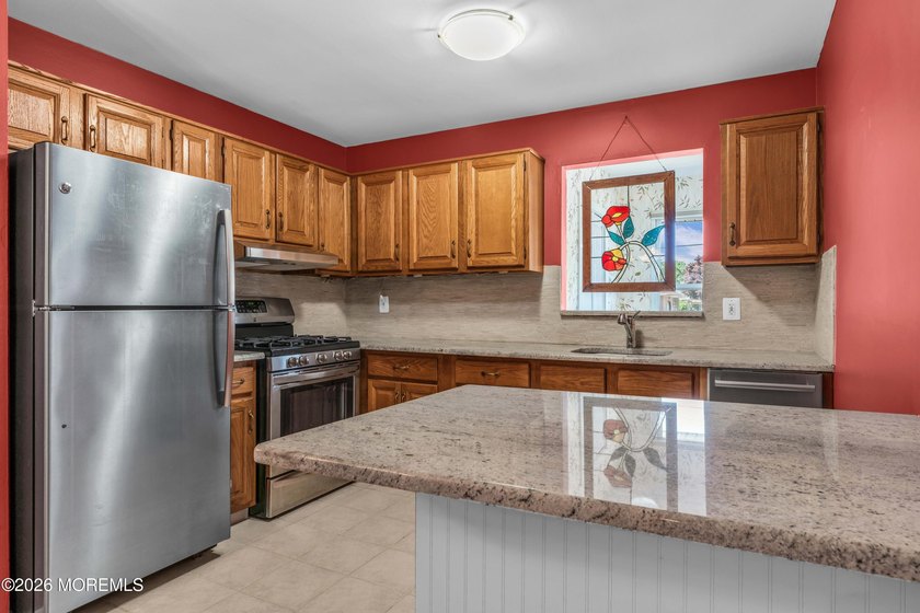 Welcome to 87 Mount Matterhorn Lane in sought-after Holiday City - photo 15