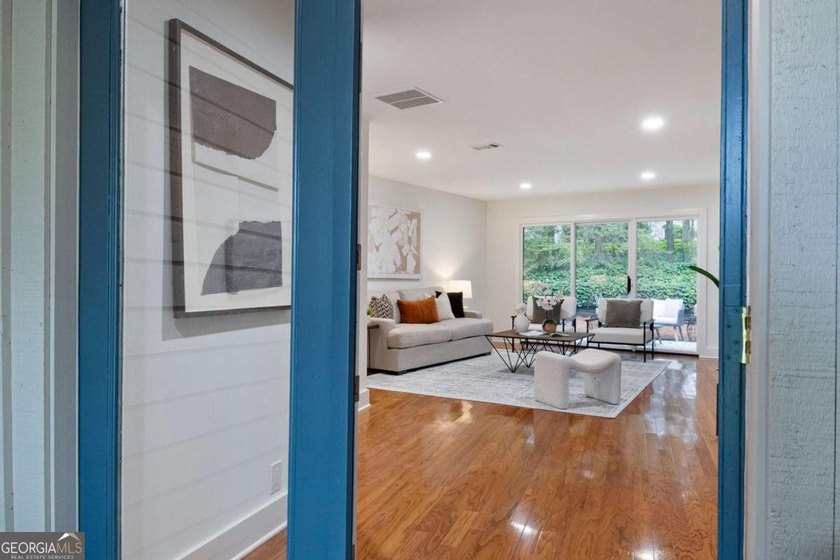 Move-in ready and beautifully updated, this modern ranch offers - photo 5