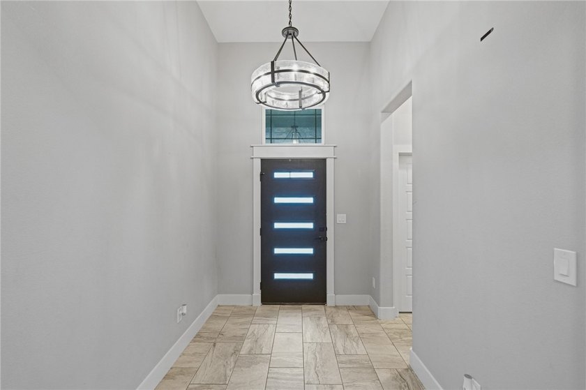 Welcome to 9518 Royal Oak Dr.! Built just three years ago and - photo 2
