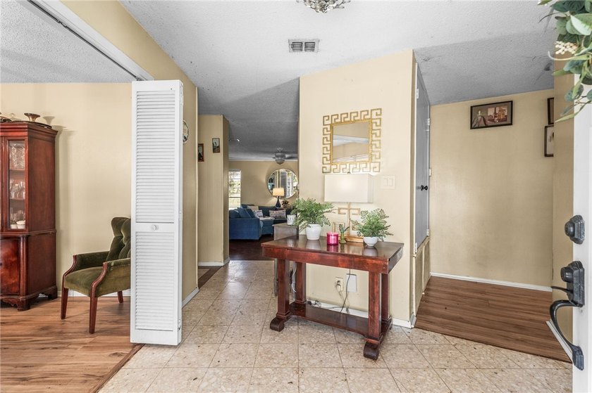 Country Living on 1.9 Acres in Sandia! Welcome to 100 County - photo 5