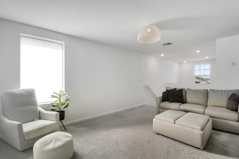 Welcome to this beautifully spacious 5 bedroom, 3 bathroom - photo 20