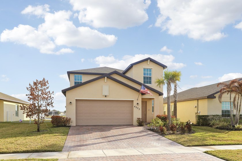 Welcome to this beautifully spacious 5 bedroom, 3 bathroom - photo 29