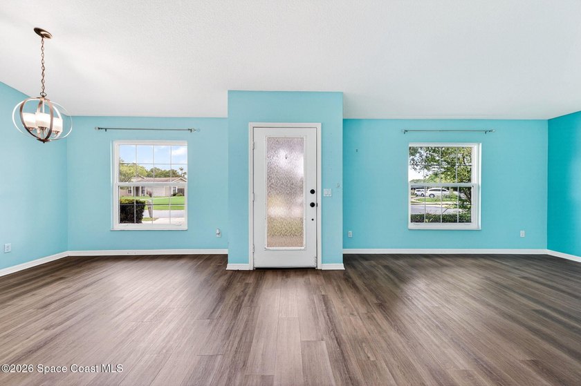 Welcome home to this well-maintained 3bed/2bath split-bedroom - photo 6