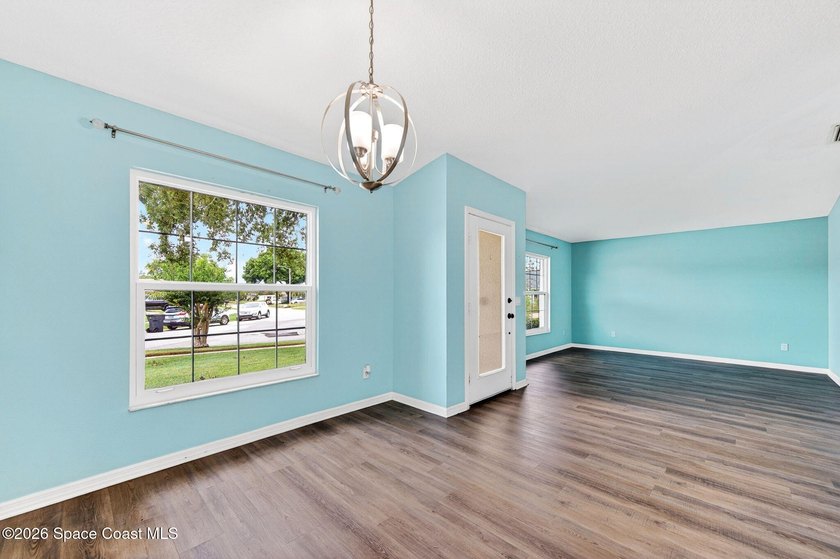 Welcome home to this well-maintained 3bed/2bath split-bedroom - photo 9