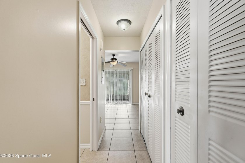 Welcome to Windsor Park, a small community of townhomes in the - photo 6