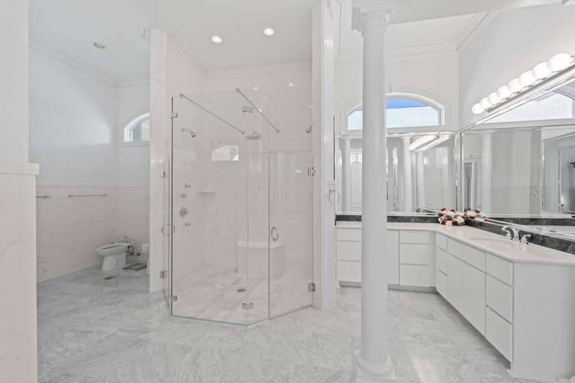 Stunning 1-level 5,000 SF Neoclassical Mediterranean Villa on 10 - photo 29