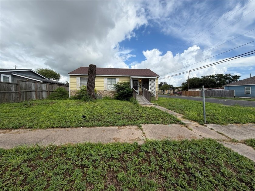 Investment property!! This property offers 3 bedrooms - 2 - photo 4