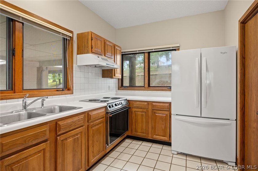 Lakefront living at its finest in prestigious Millstone Estates! - photo 34