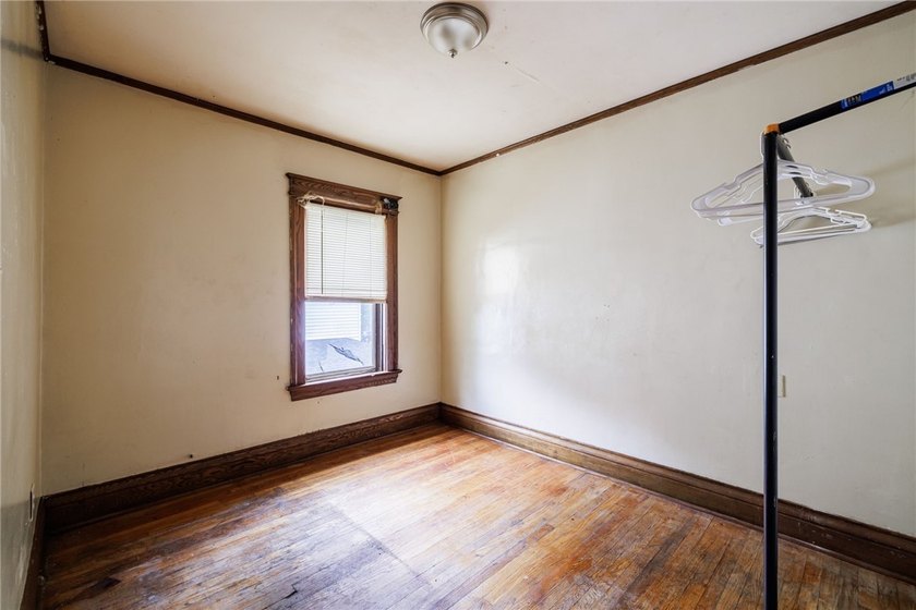 Fully vacant duplex in the Lyell/Otis neighborhood! Rare - photo 19