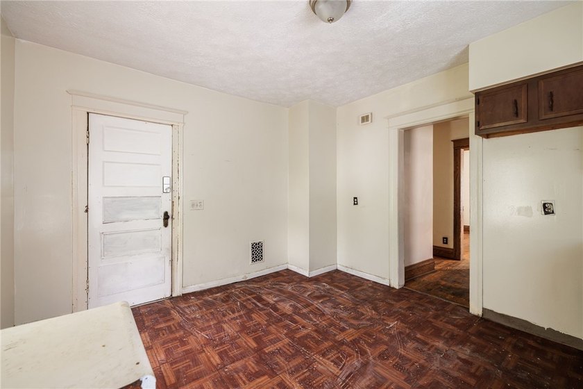 Fully vacant duplex in the Lyell/Otis neighborhood! Rare - photo 21