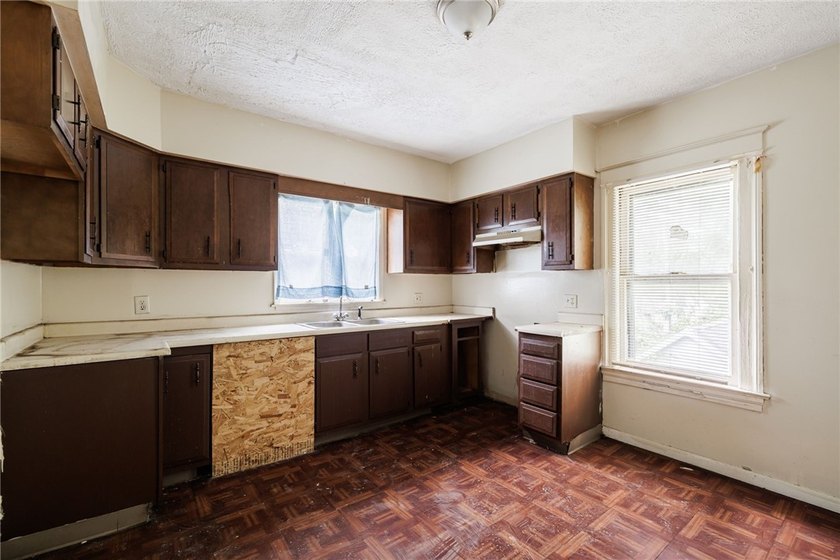 Fully vacant duplex in the Lyell/Otis neighborhood! Rare - photo 23