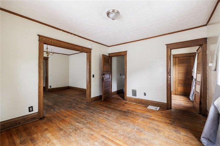 Fully vacant duplex in the Lyell/Otis neighborhood! Rare - photo 29
