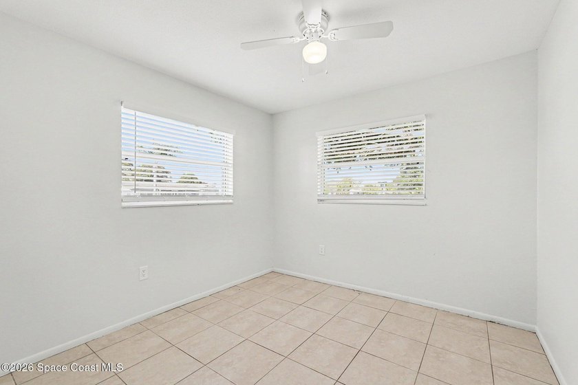 Welcome home to this beautifully remodeled 3-bedroom, 2-bath - photo 8