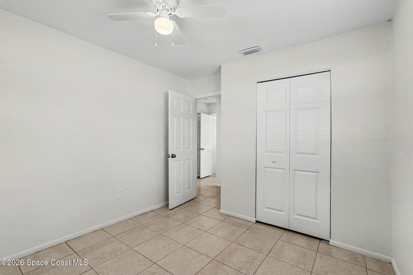 Welcome home to this beautifully remodeled 3-bedroom, 2-bath - photo 9