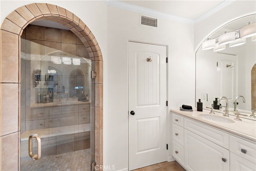 432 Acacia is a sophisticated home offering the perfect blend of - photo 16